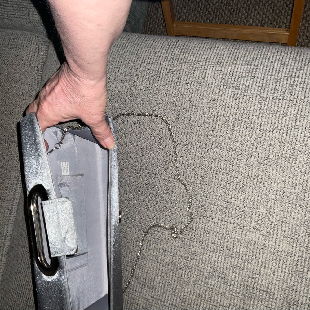 Clutch - Picture 3 of 4
